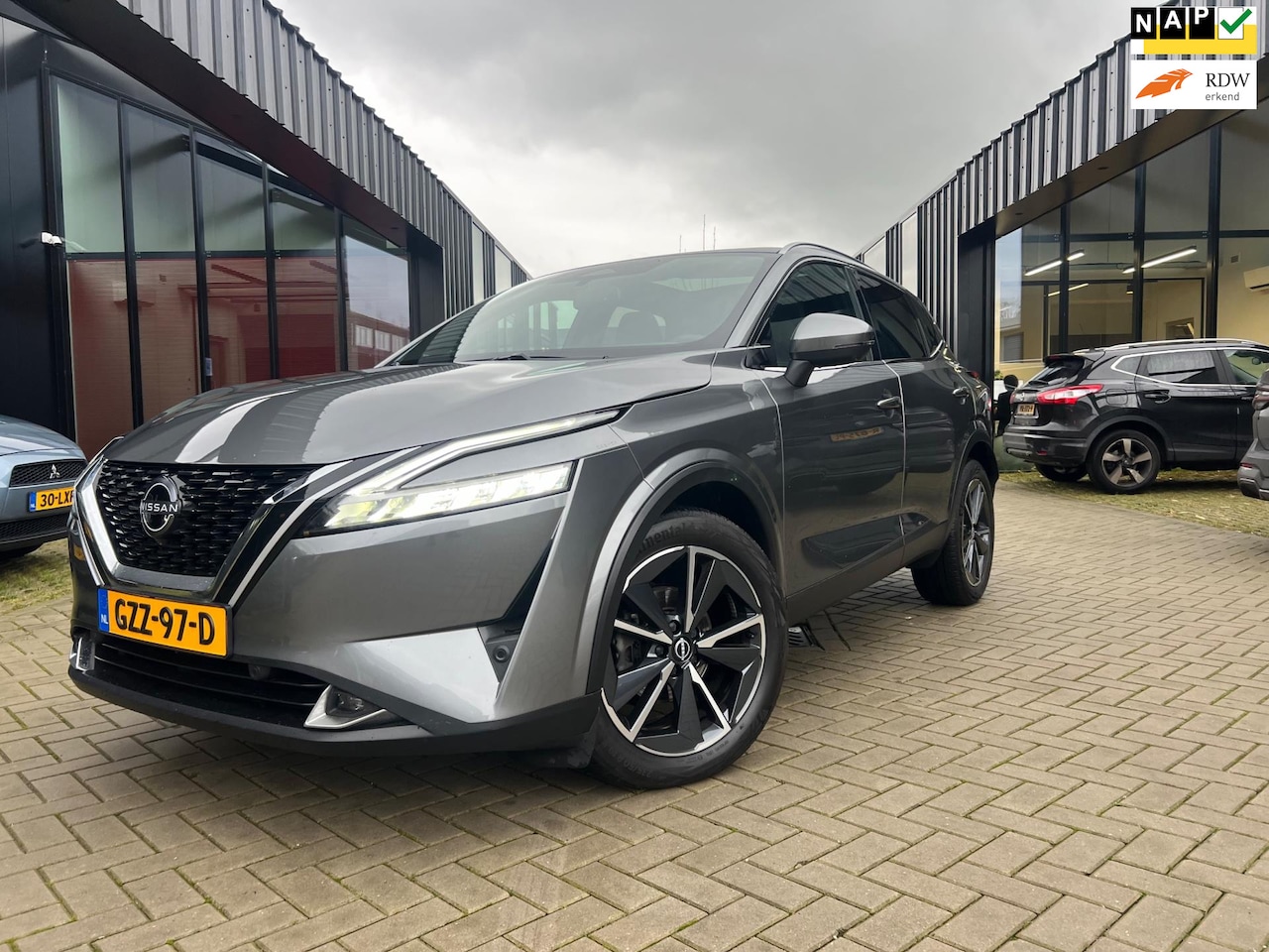 Nissan Qashqai - 1.3 MHEV Xtronic Tekna Plus Clima Massage HUD Leer - AutoWereld.nl