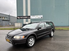 Volvo XC70 - 2.5 T Momentum 4X4 Automaat 210 PK. Unieke auto Ga je niet meer vinden in deze staat Tweed