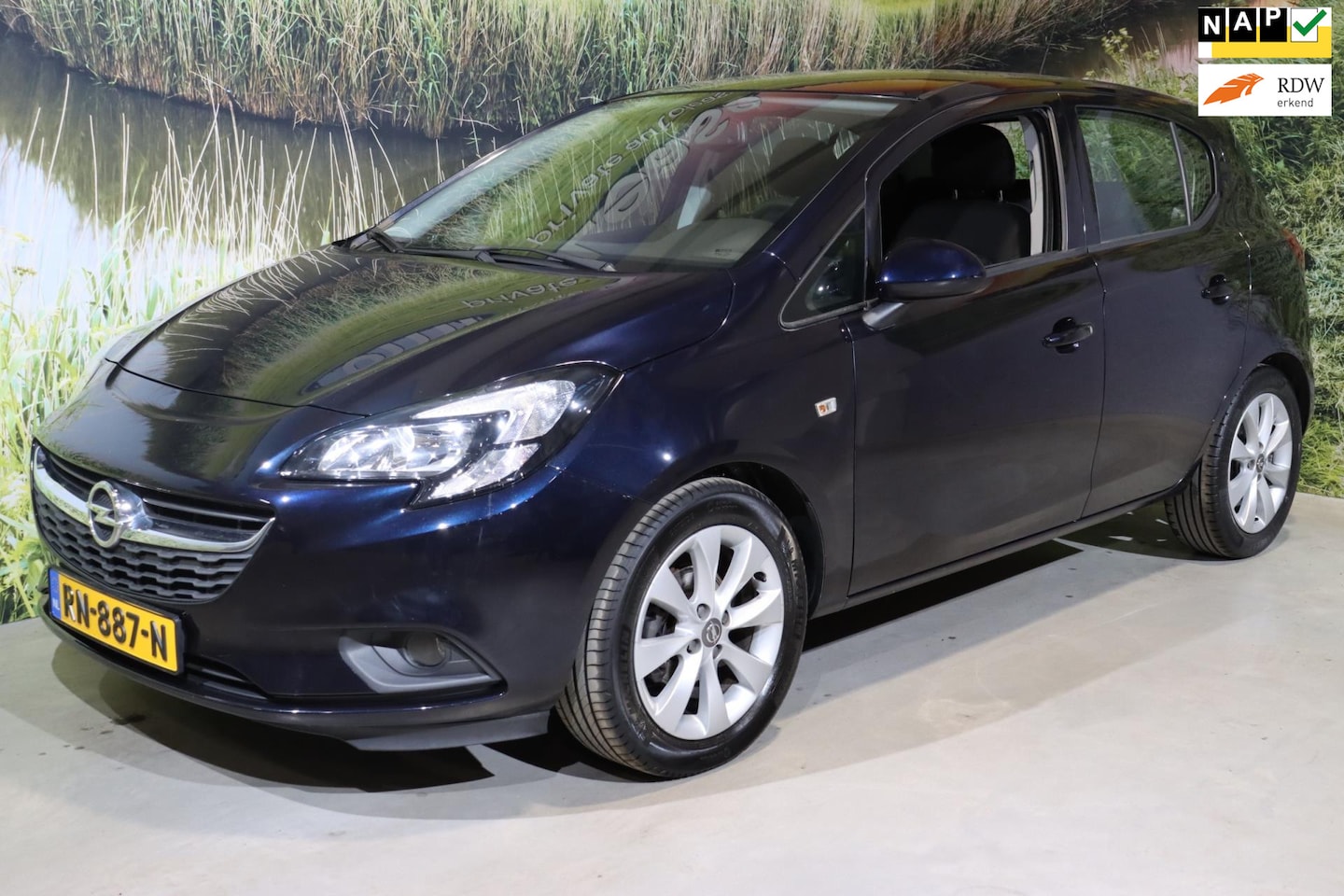 Opel Corsa - 1.4 Favourite Edition | Cruise | PDC | Carplay - AutoWereld.nl