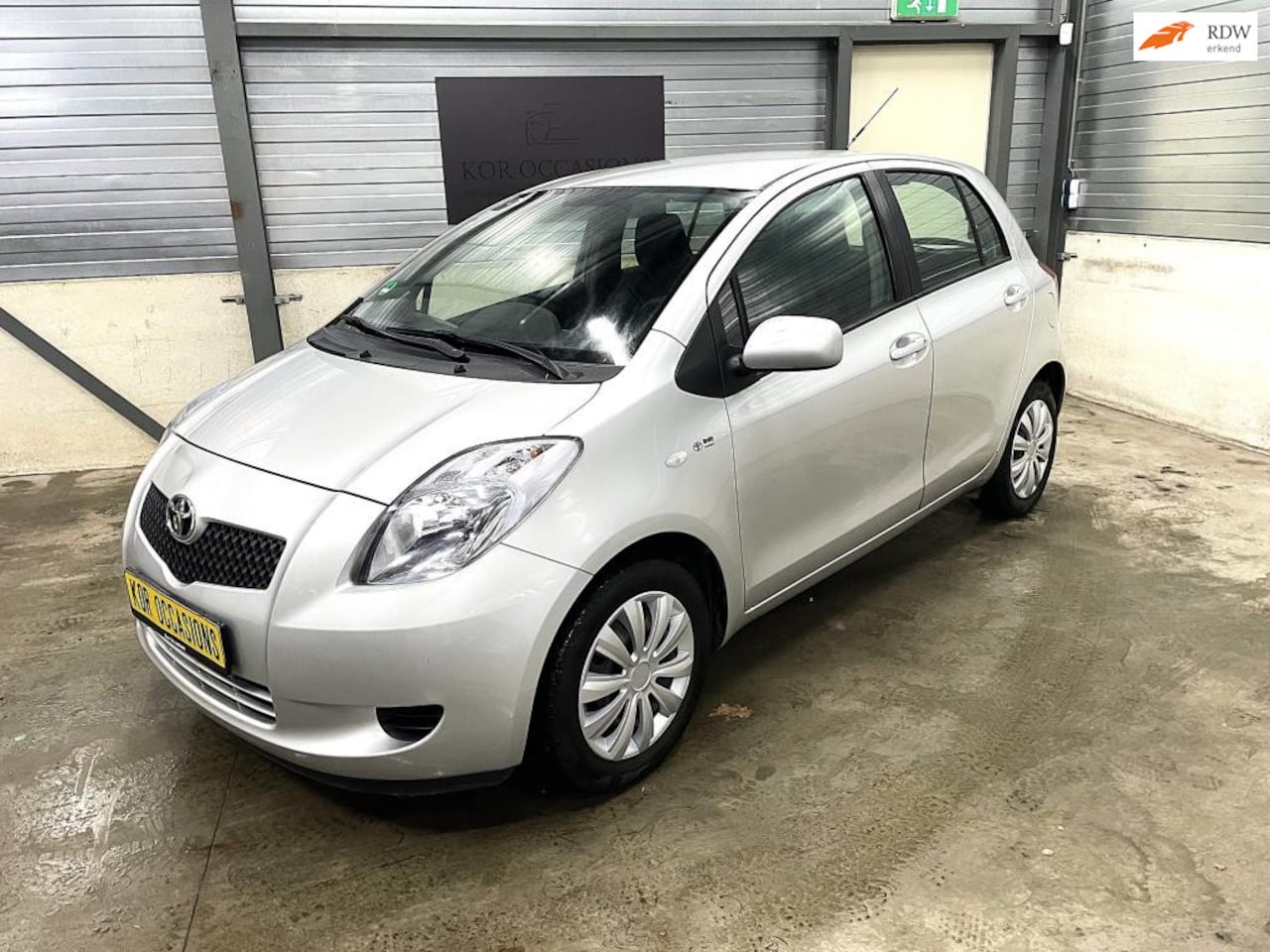 Toyota Yaris - 1.3 VVTi Sol 2e eigenaar airco APK 5 deurs - AutoWereld.nl