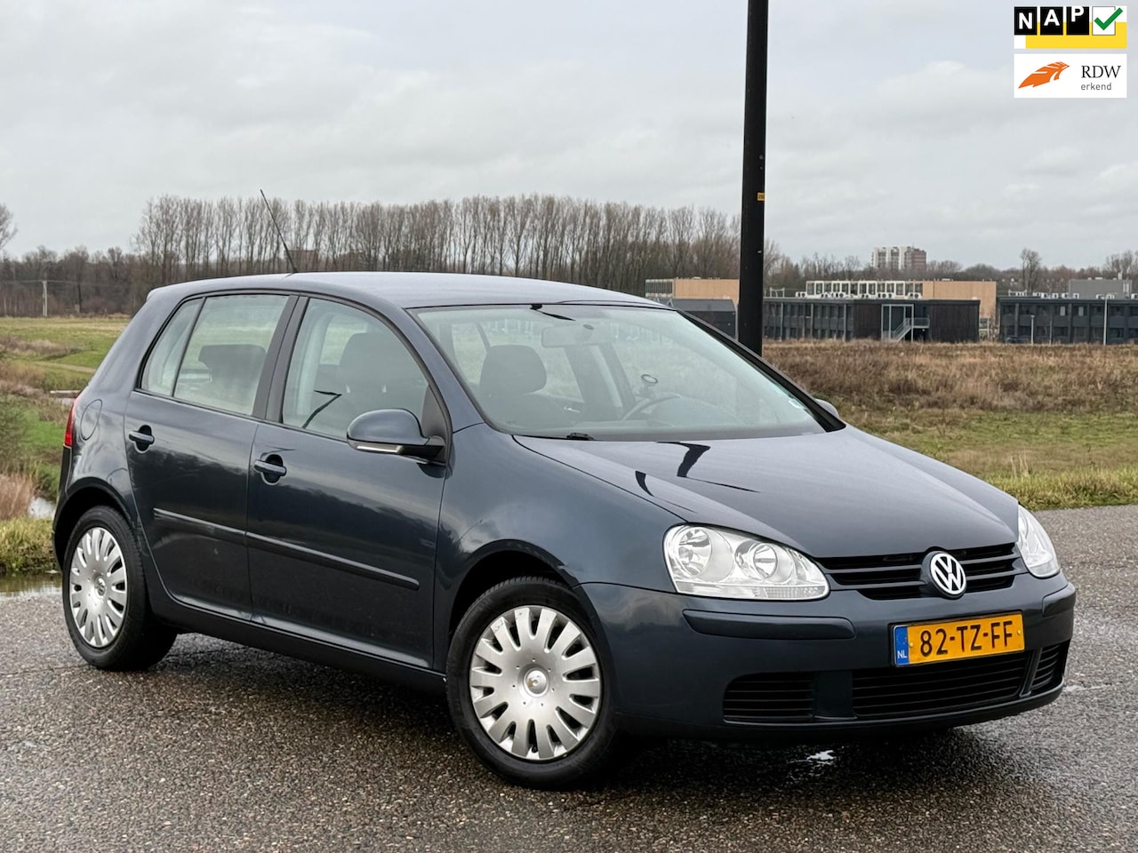 Volkswagen Golf - 1.6 FSI Optive 3 Airco| Elektr ramen| Trekhaak| Nap| Boekjes - AutoWereld.nl