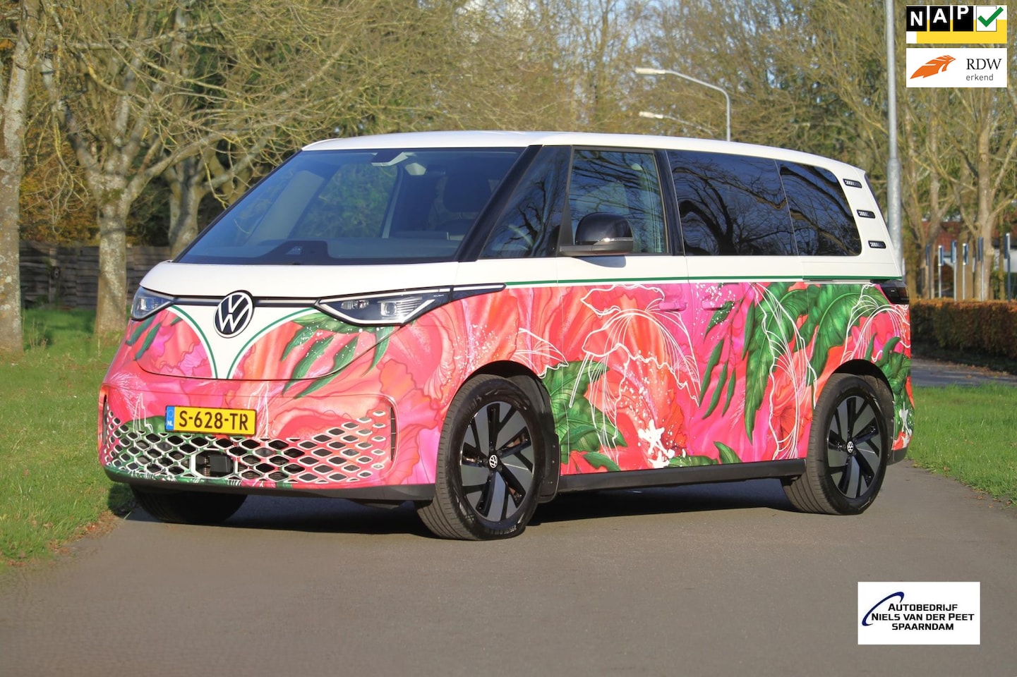 Volkswagen ID. Buzz - 1st 77kWh / Mini-camper inrichting / Slechts 30.523 km. / Van 1e eigenaresse / Unieke auto - AutoWereld.nl