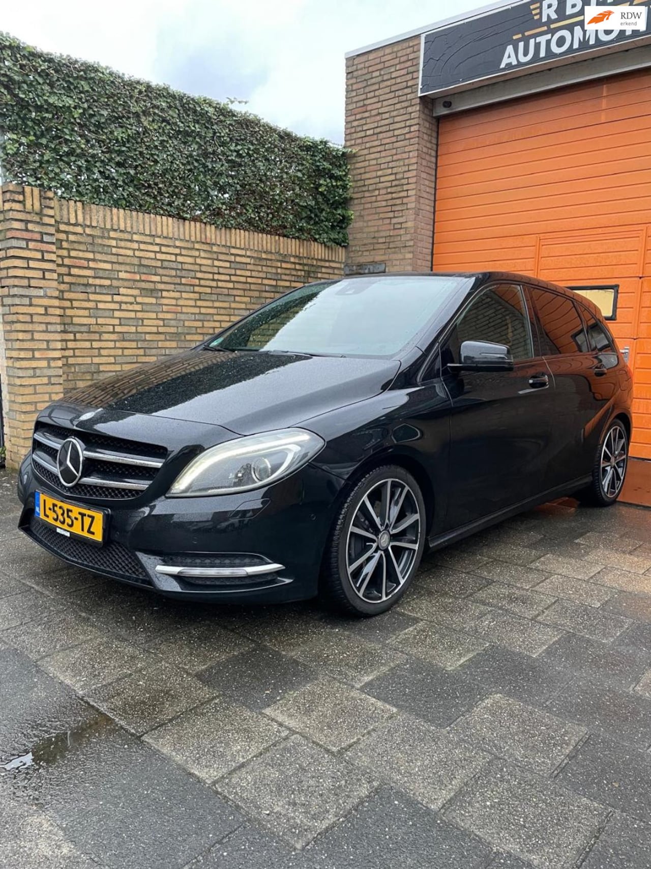 Mercedes-Benz B-klasse - 180 Ambition / Panorama dak! - AutoWereld.nl