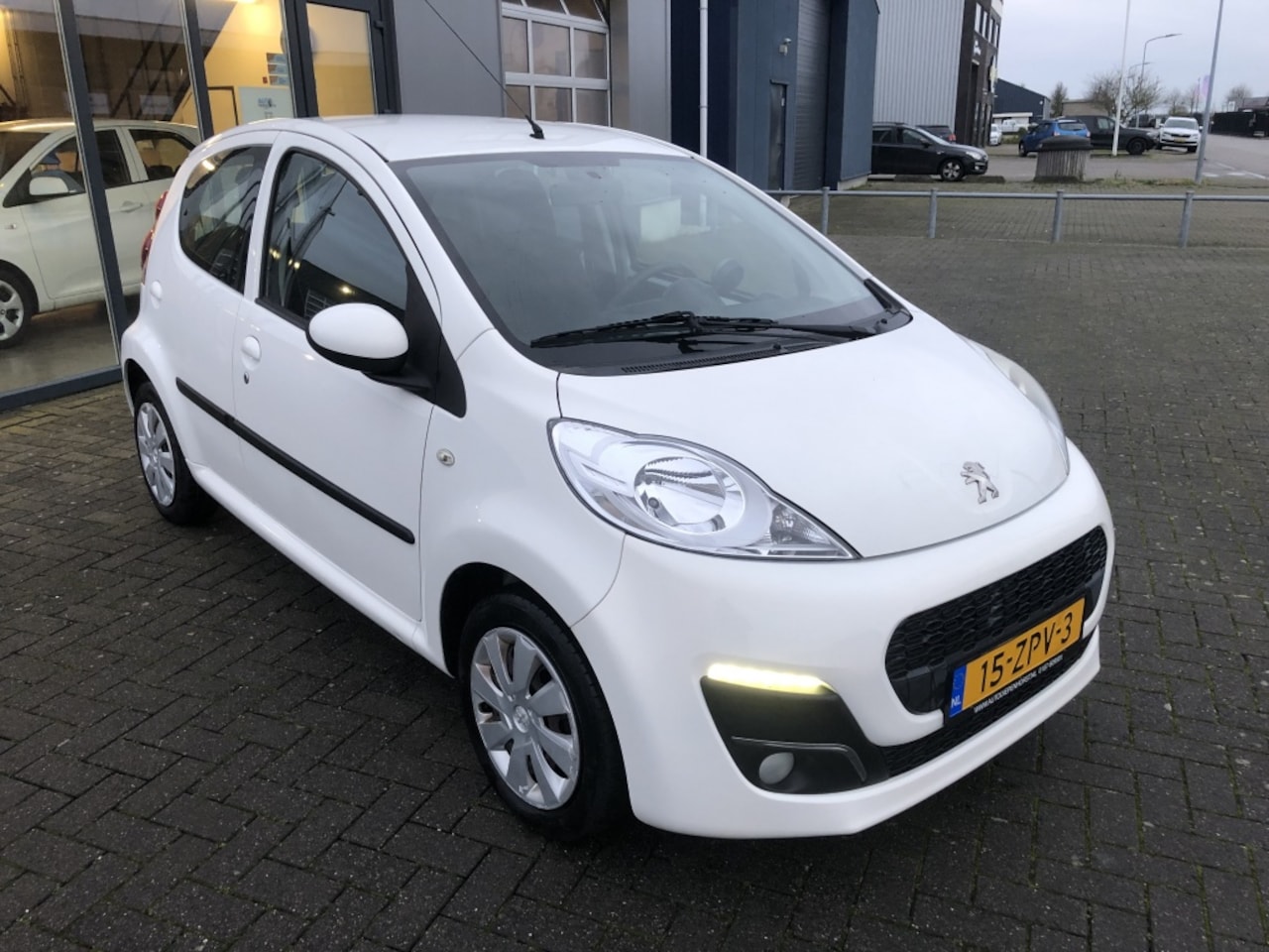 Peugeot 107 - 1.0 Active 1.0 Active - AutoWereld.nl