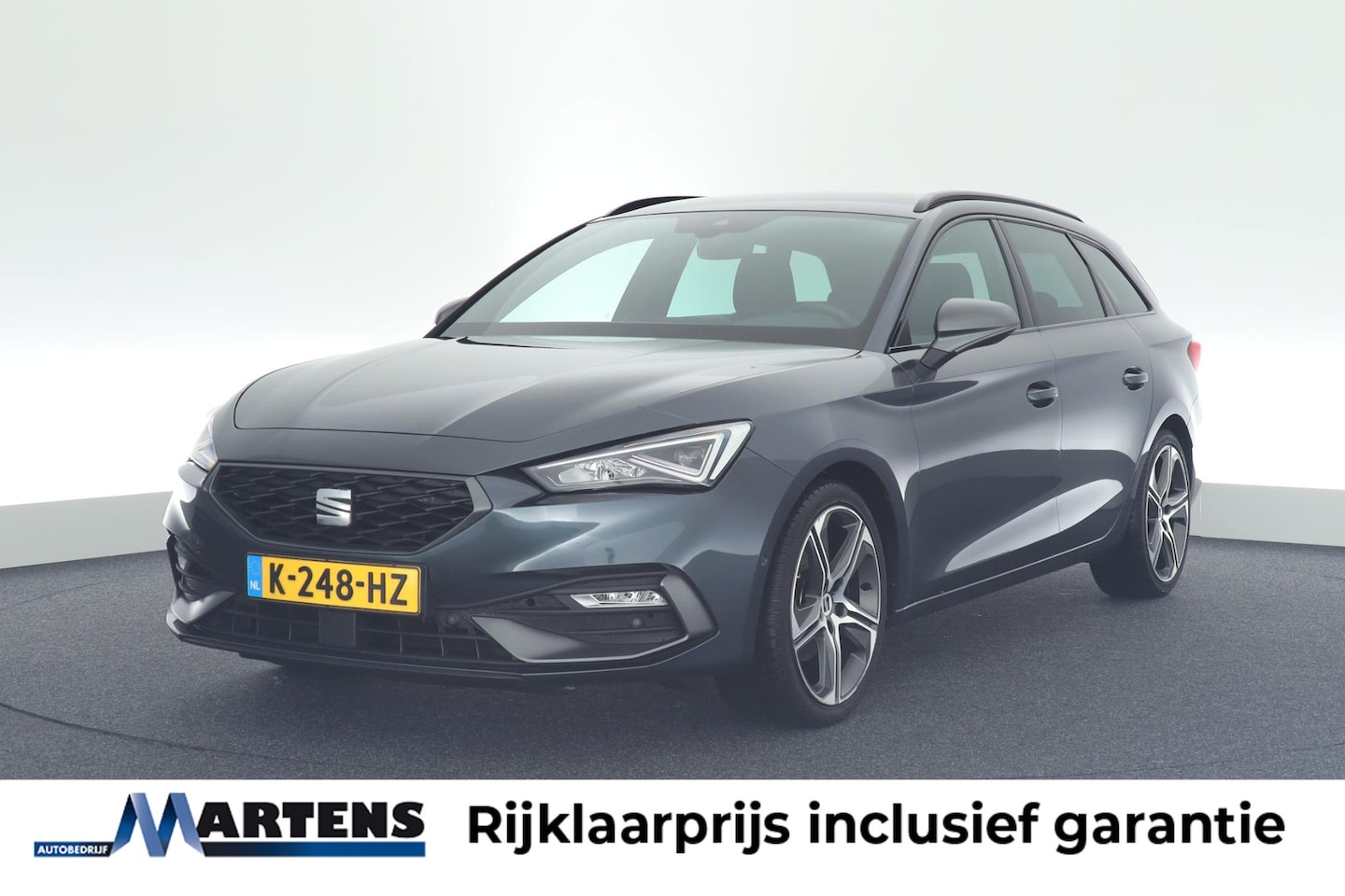 Seat Leon Sportstourer - 1.5 eTSI 150pk DSG FR Launch Edition Trekhaak Camera Led Virtual Cockpit - AutoWereld.nl