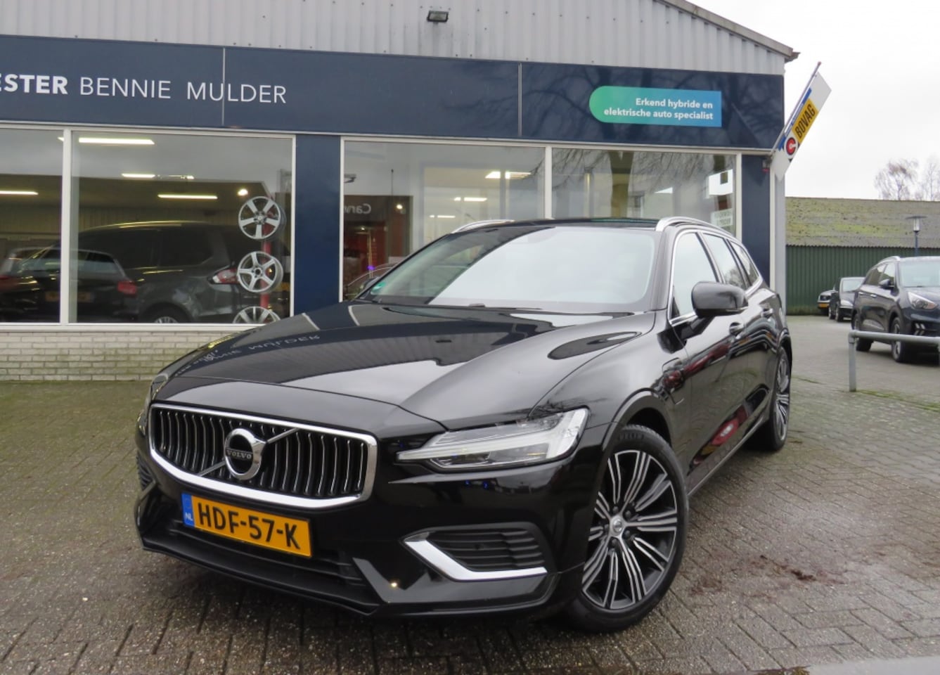 Volvo V60 - 2.0 T6 Recharge LED / TREKHAAK / LEDER - AutoWereld.nl