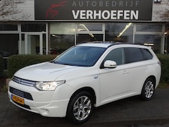 Mitsubishi Outlander - 2.0 PHEV Instyle - PANORAMADAK - XENON - CRUISE/CLIMATE CONTR - NAVIGATIE - LEDER