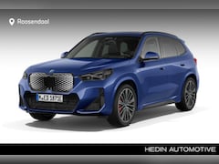 BMW iX1 - eDrive20 67 kWh M-Sport | Harman Kardon | Elektrisch verstelbare stoelen | Panoramadak | C