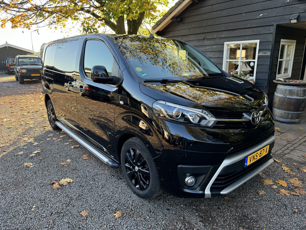 Toyota ProAce Worker - 2.0 D-4D Black Line Automaat/1e.EIG|CARPLAY|CAMERAFull - AutoWereld.nl