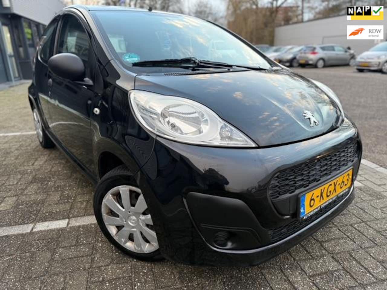 Peugeot 107 - 1.0 Access Accent - Apk - Airco - NAP - AutoWereld.nl