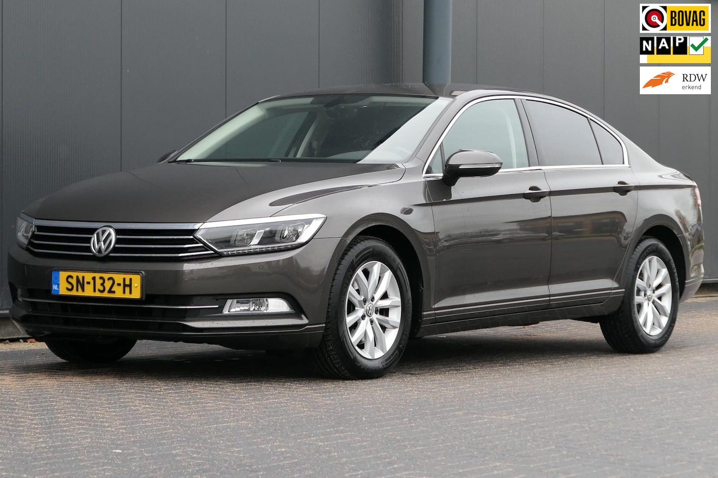 Volkswagen Passat - 1.4 TSI ACT Comfortline NAP Carplay Navi Keyless - AutoWereld.nl