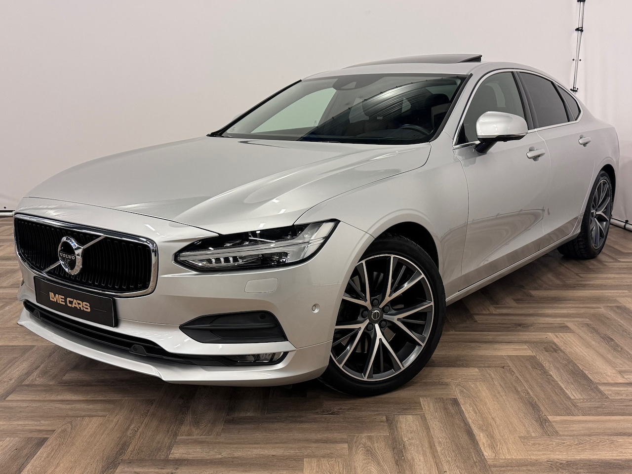 Volvo S90 - 2.0 T6 AWD Momentum+ 2.0 T6 AWD Momentum, PANO, 360 CAMERA, INRUIL MOGELIJK! - AutoWereld.nl