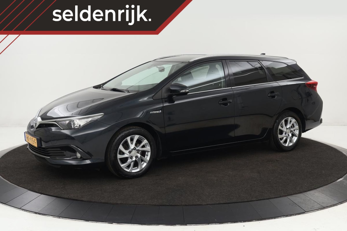 Toyota Auris Touring Sports - 1.8 Hybrid Dynamic | Camera | Automaat | Navigatie | - AutoWereld.nl