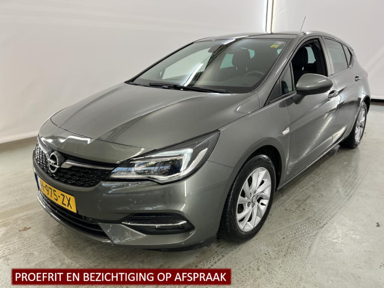 Opel Astra - 1.2 Business Edition Trekhaak | Navi | 1e eigenaar | Multi Functie Stuur |  Volledig onder - AutoWereld.nl