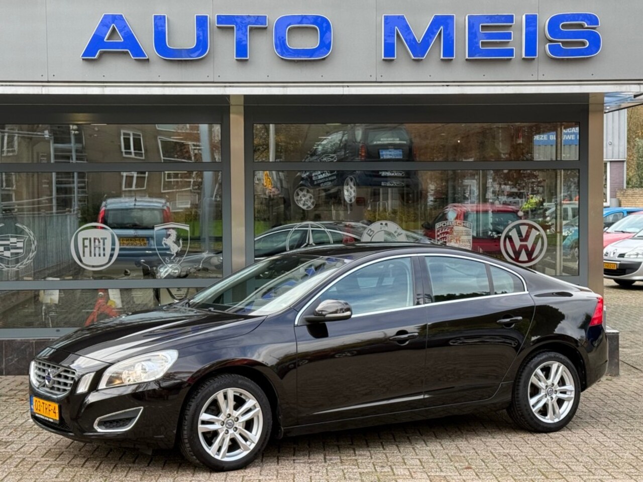 Volvo S60 - 1.6 T3 Momentum Navi Clima Cruise PDC Dealeronderhouden - AutoWereld.nl