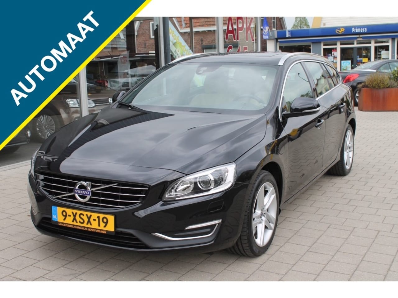 Volvo V60 - 2.4 D6 AWD Hybride diesel Summum - AutoWereld.nl