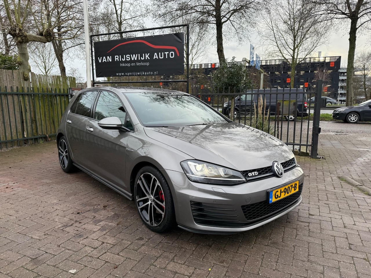 Volkswagen Golf - 2.0 TDI GTD Business Edition 1e Eig Xenon Nav Dealer ond - AutoWereld.nl