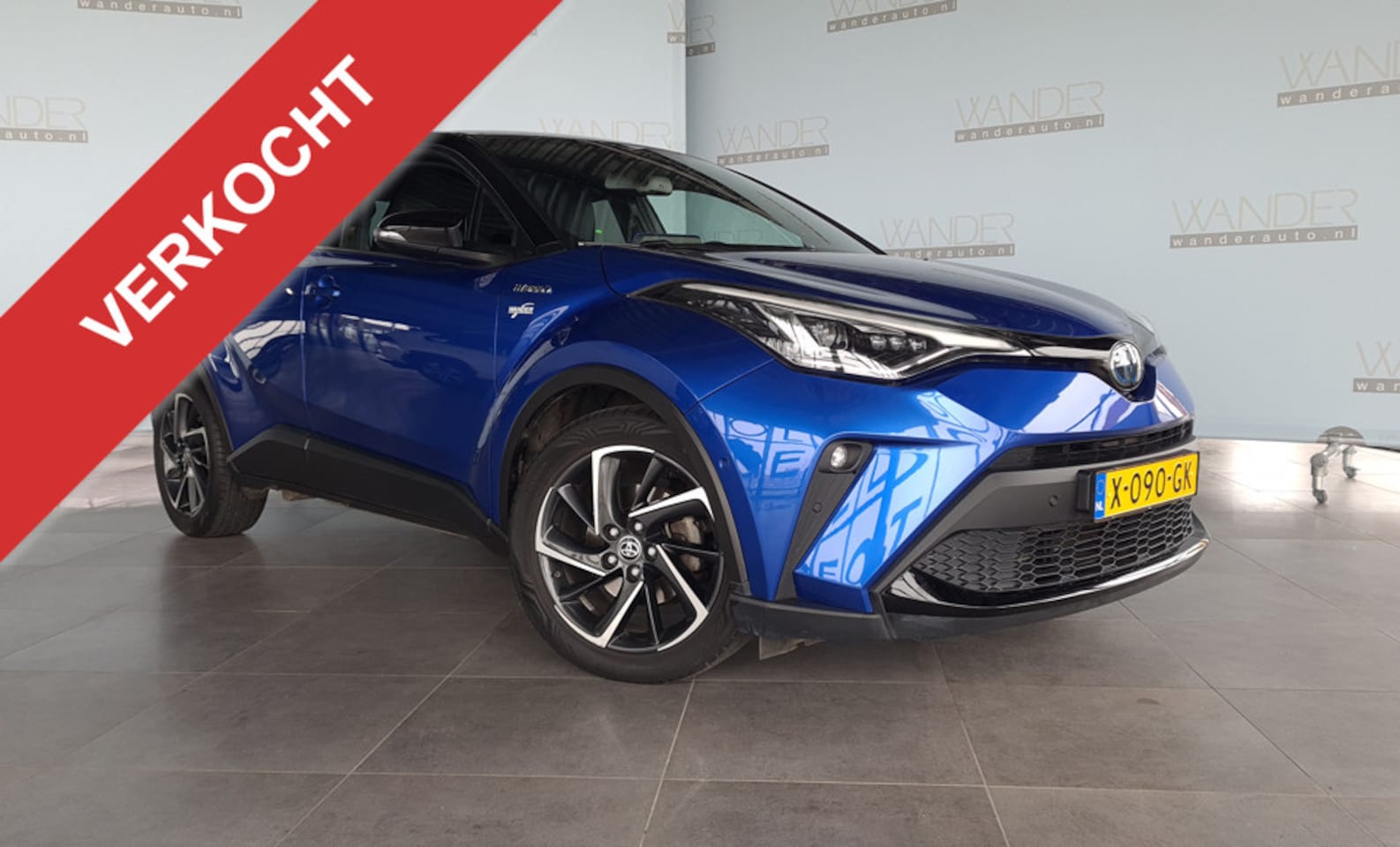 Toyota C-HR - TOYOTA BI-Tone Style Selection NAV JBL Half leder - AutoWereld.nl