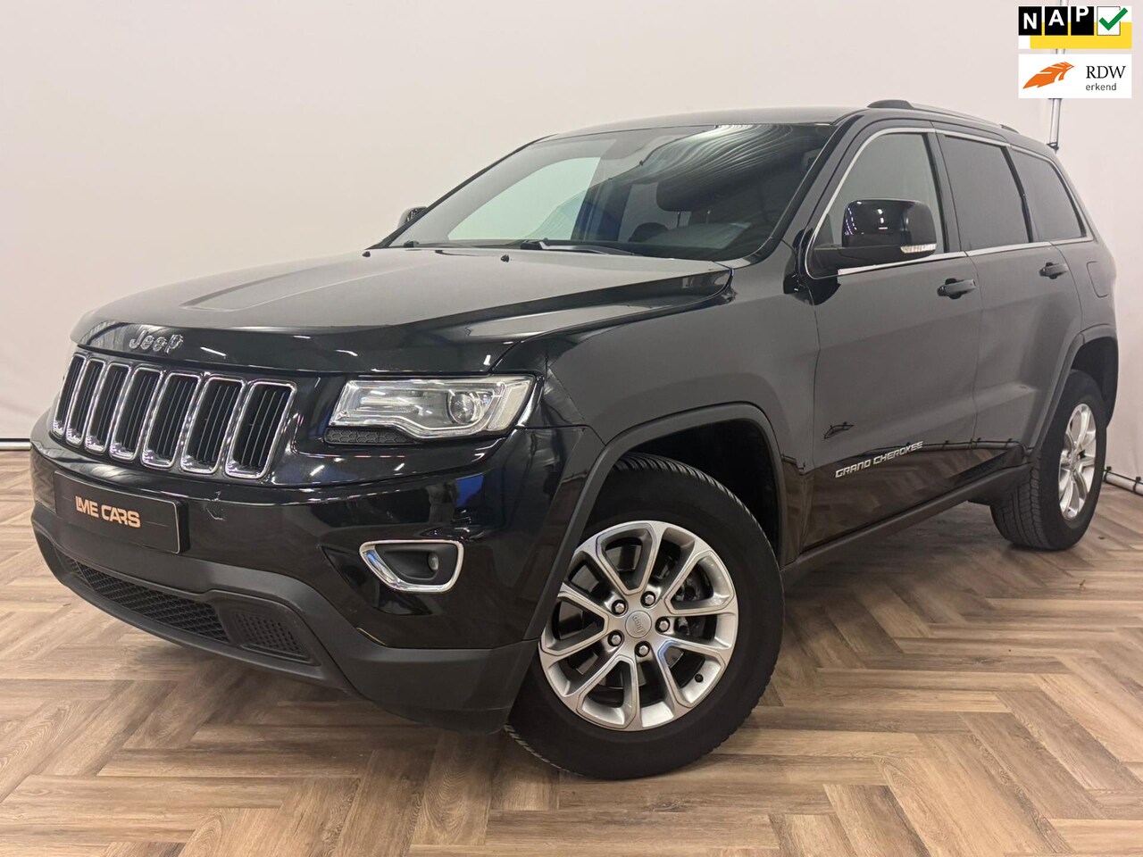 Jeep Grand Cherokee - 3.0 CRD Laredo 3.0 CRD Laredo, GRIJS KENTEKEN , LED , INRUIL MOGELIJK - AutoWereld.nl