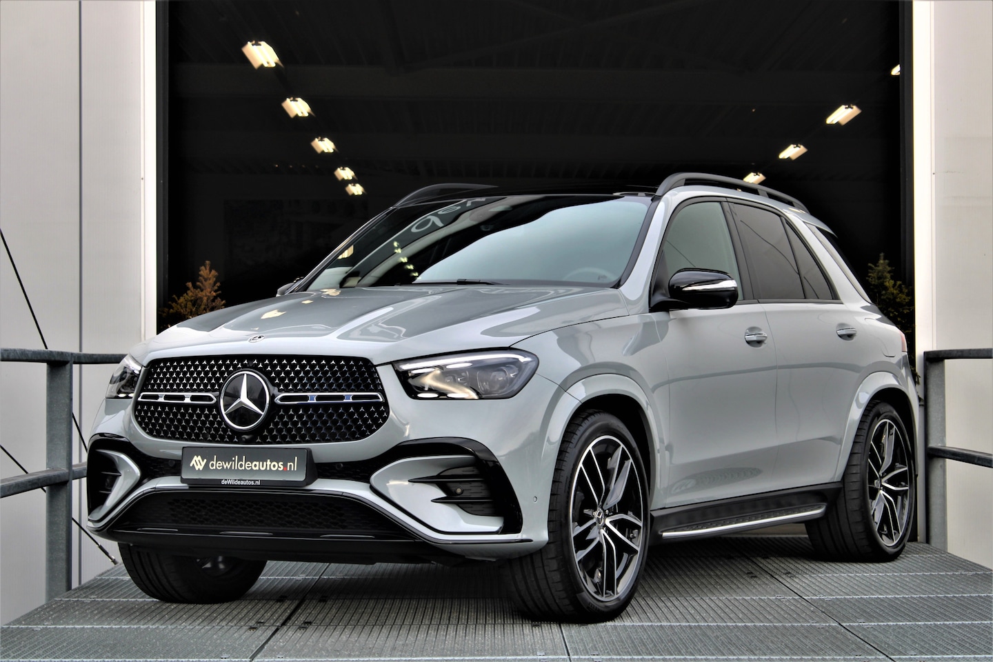 Mercedes-Benz GLE-Klasse - 400 e 4MATIC AMG 381pk Pano Airmatic Trekhaak Burmester 360-camera Keyless - AutoWereld.nl