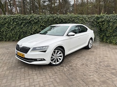 Skoda Superb - 1.6 TDI Style Business | DSG Automaat | Leer | Carplay | Camera | Adaptive Cruise Control