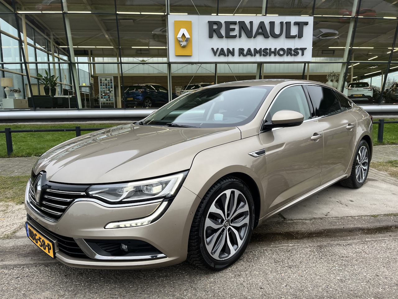 Renault Talisman - 1.7 Blue dCi Intens / 150 PK / Camera / Apple Carplay - Android Auto / Keyless / PDC V+A / - AutoWereld.nl