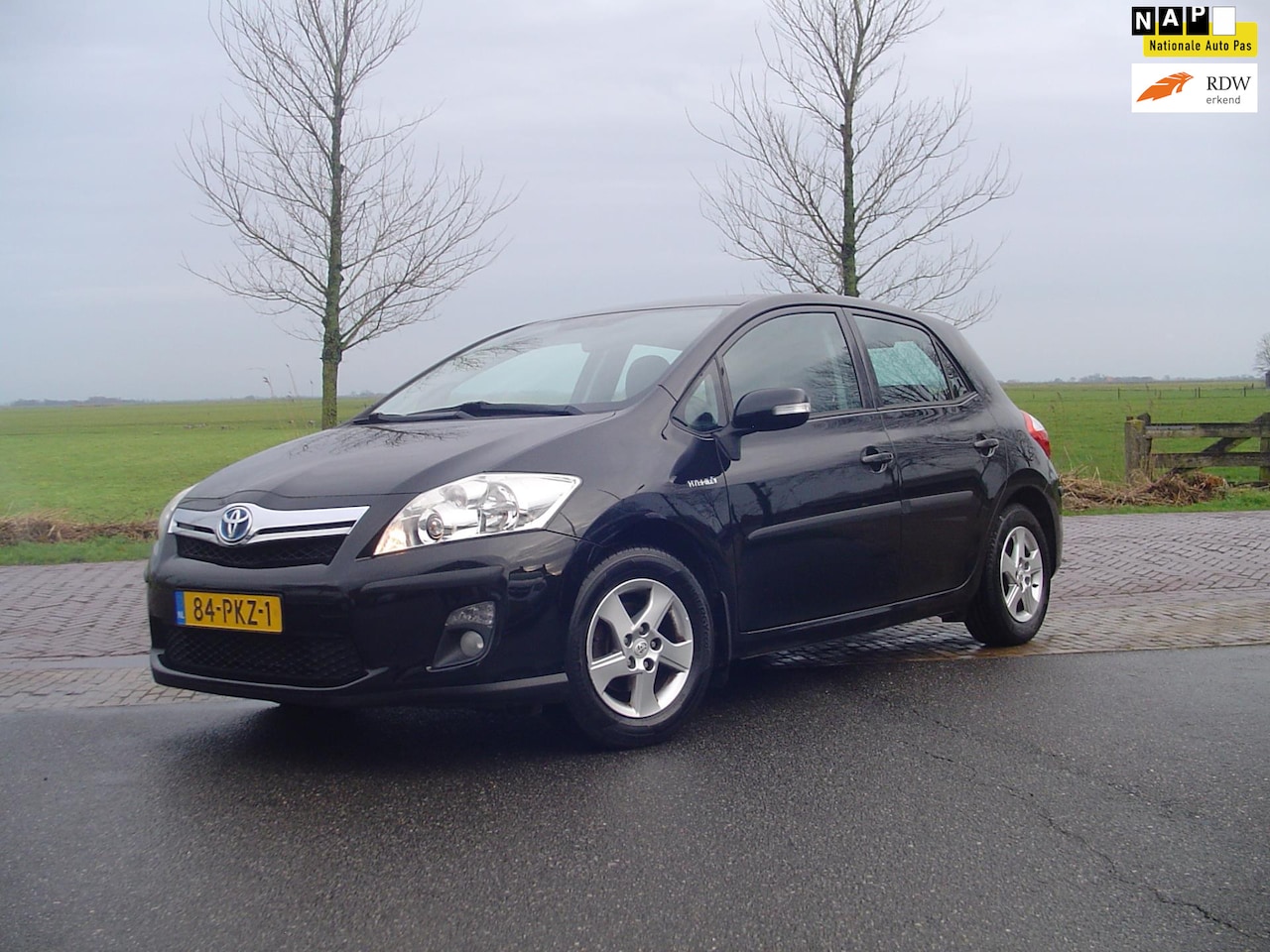 Toyota Auris - 1.8 Full Hybrid Aspiration / airco / cruise / NAP - AutoWereld.nl