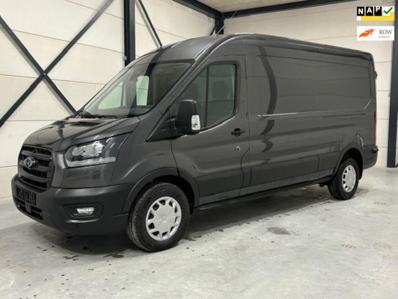 Ford Transit - 350 L3H2 gesloten bestelwagen 130 Pk FWD Automaat BPM-VRIJ Fabrieksgarantie tot 13-02-2026 - AutoWereld.nl