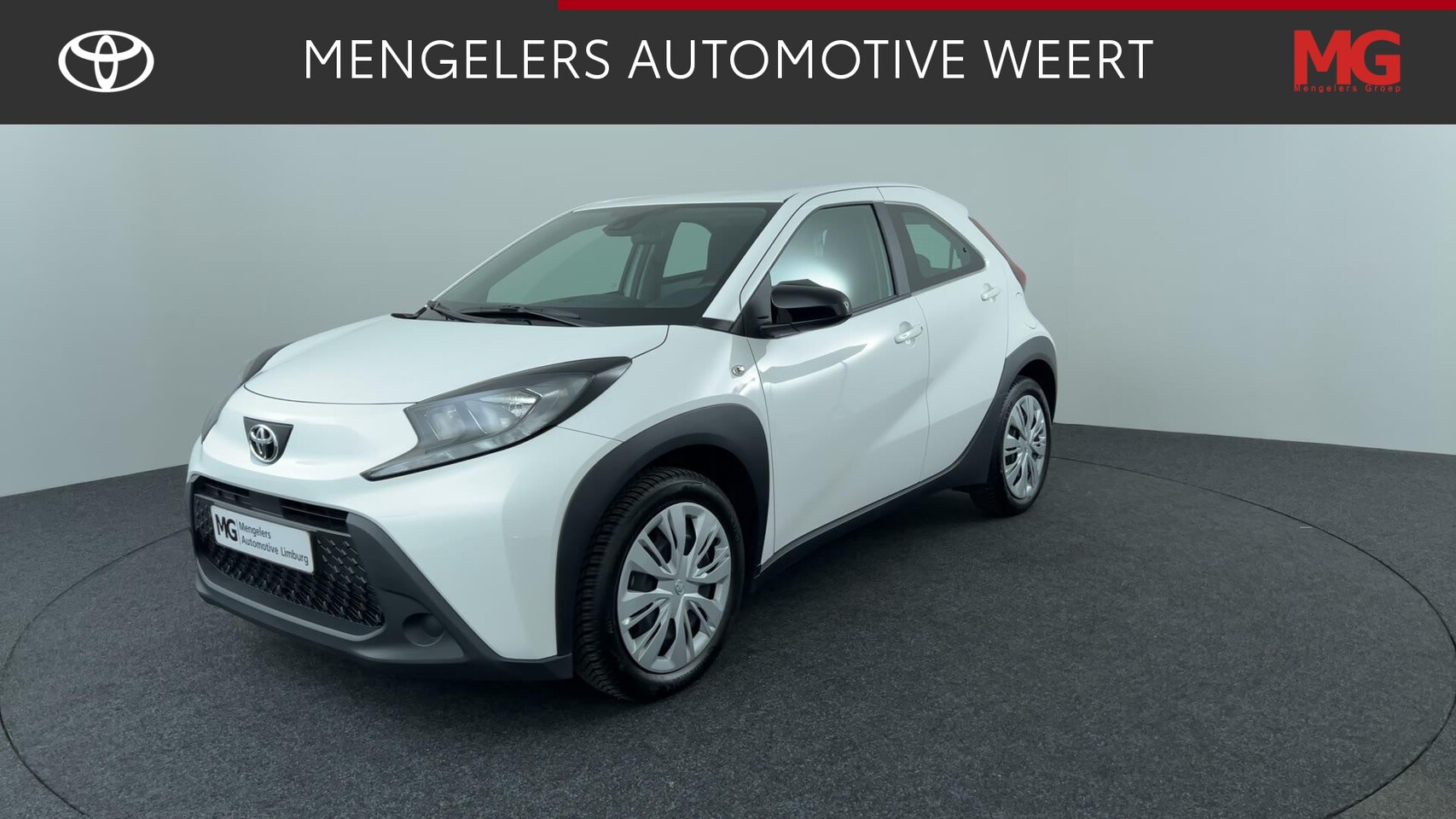 Toyota Aygo X - 1.0 VVT-i MT Play Toyota Aygo X 1.0 VVT-i MT play - AutoWereld.nl