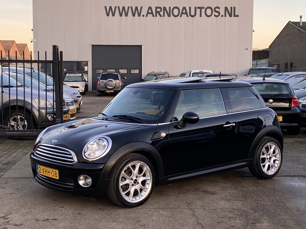 MINI Cooper - Mini 1.6 Mayfair 123 PK, VOL OPTIES, 6-BAK, AIRCO(CLIMA), CRUISE CONTROL, PARKEERSENSOREN, - AutoWereld.nl