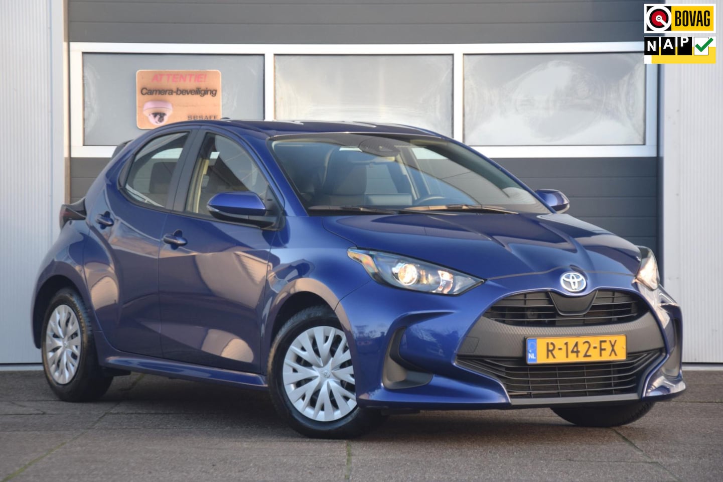 Toyota Yaris - 1.5 Hybrid Active NAVIGATIE/MULTIMEDIA PACK/CAMERA - AutoWereld.nl