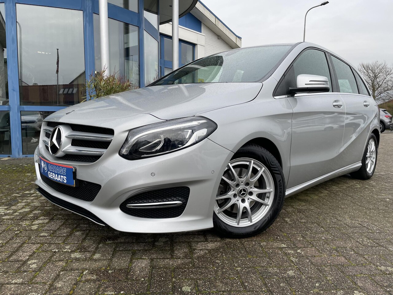 Mercedes-Benz B-klasse - 180 Business Solution | Navigatie, Camera, Cruise Control, LED, Parkeersensoren V+A, 16" L - AutoWereld.nl