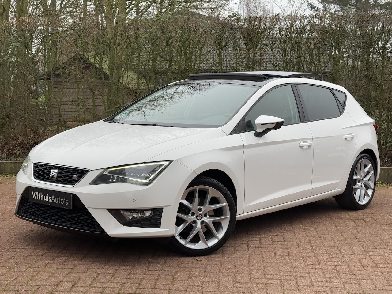 Seat Leon - 1.4 TSI 150PK ACT FR Panoramadak Navigatie Cruise - AutoWereld.nl