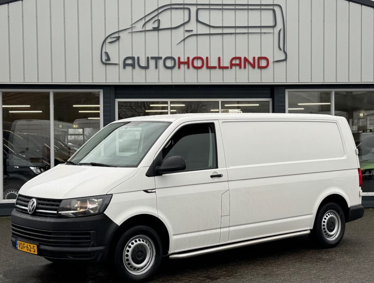 Volkswagen Transporter - 2.0 TDI 75KW 102PK L2H1 EURO 6 AIRCO/ CRUISE CONTROL/ TREKHAAK/ - AutoWereld.nl