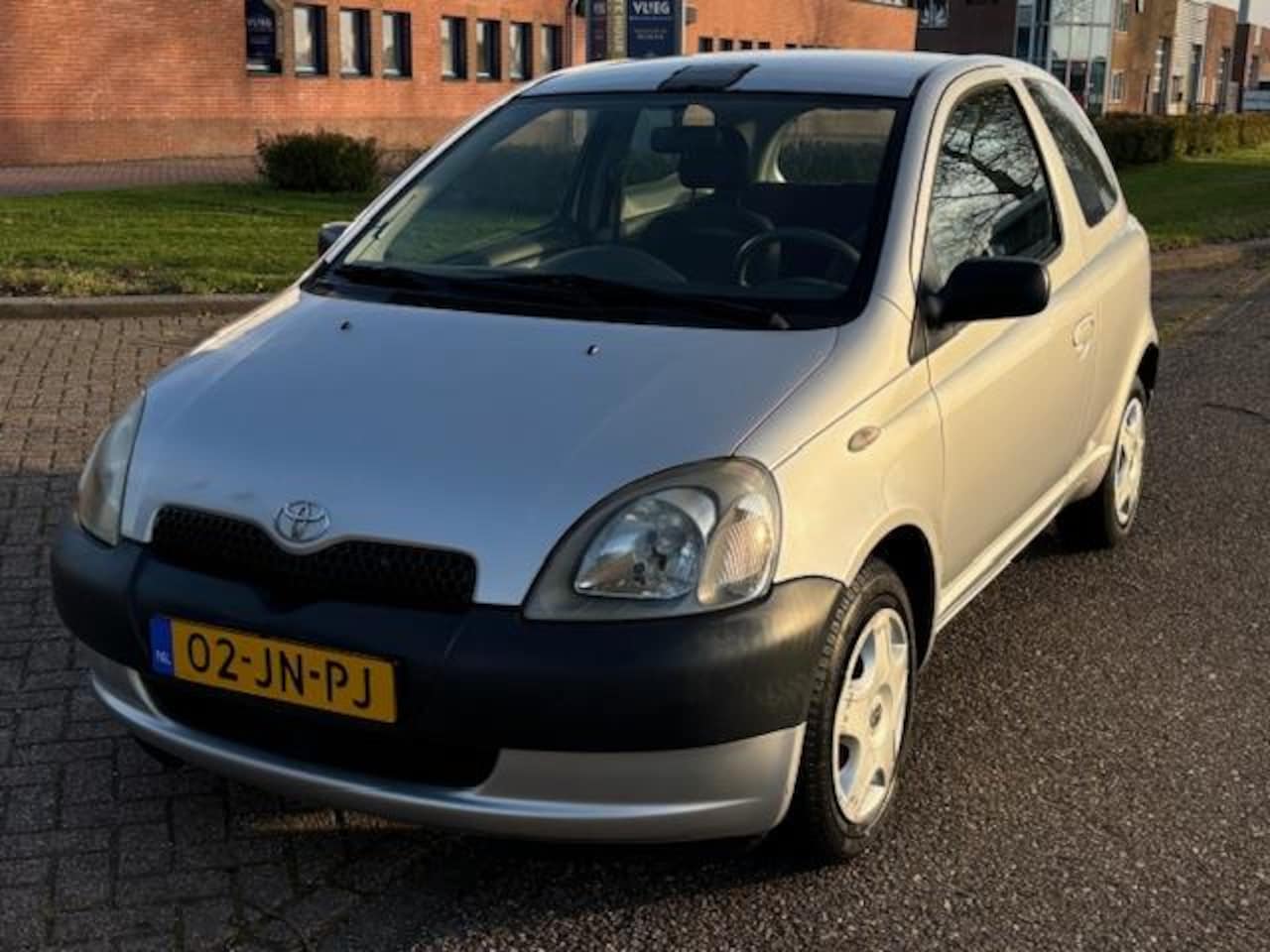 Toyota Yaris - 1.0-16V VVT-i YORIN 3-Drs Stuurbekrachtiging Audio/CD Getint glas Boordcomputer Colorpakke - AutoWereld.nl