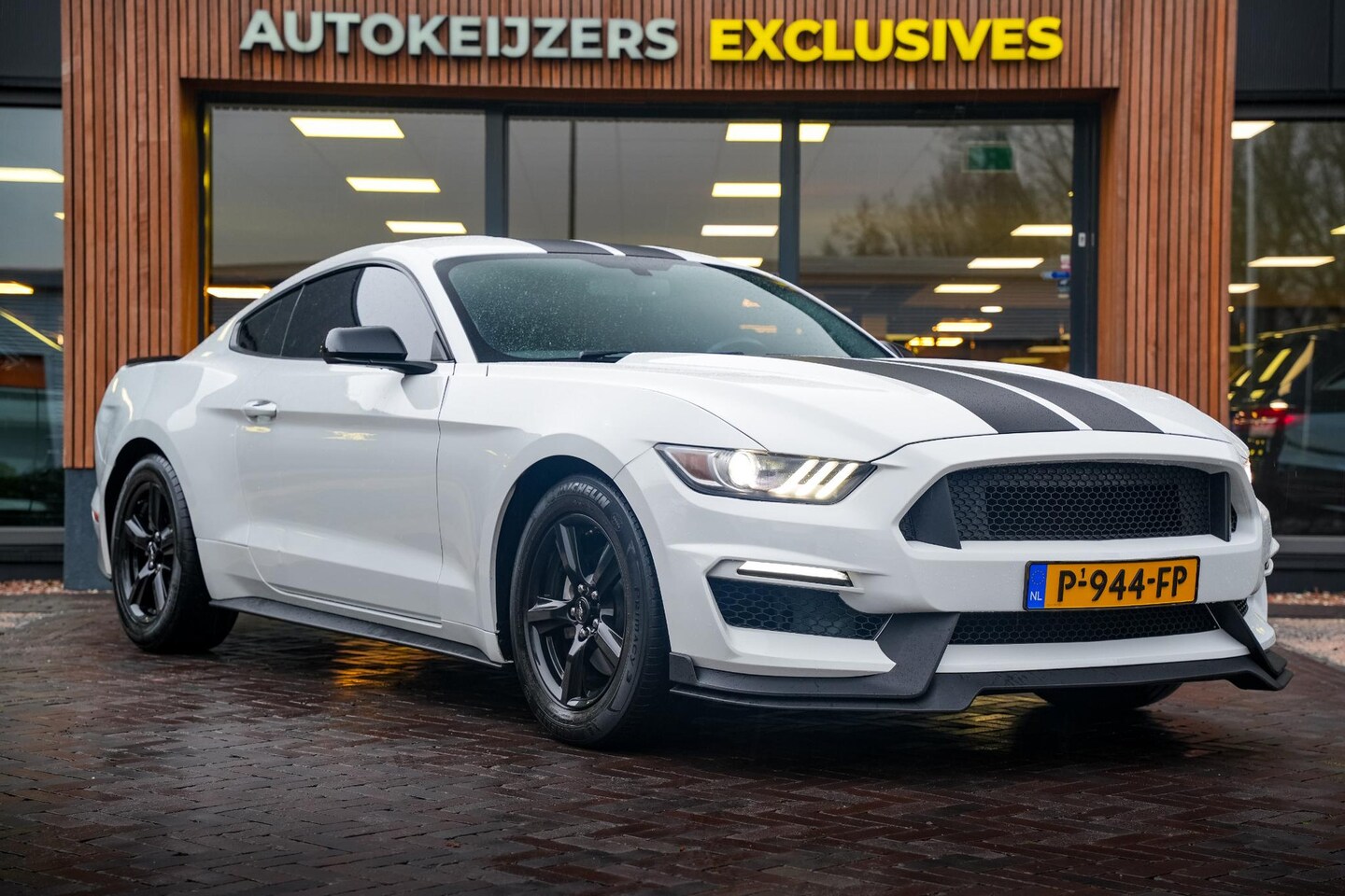 Ford Mustang - 3.7 V6 Camera Keyless Go Cruise Xenon Sportuitlaat - AutoWereld.nl