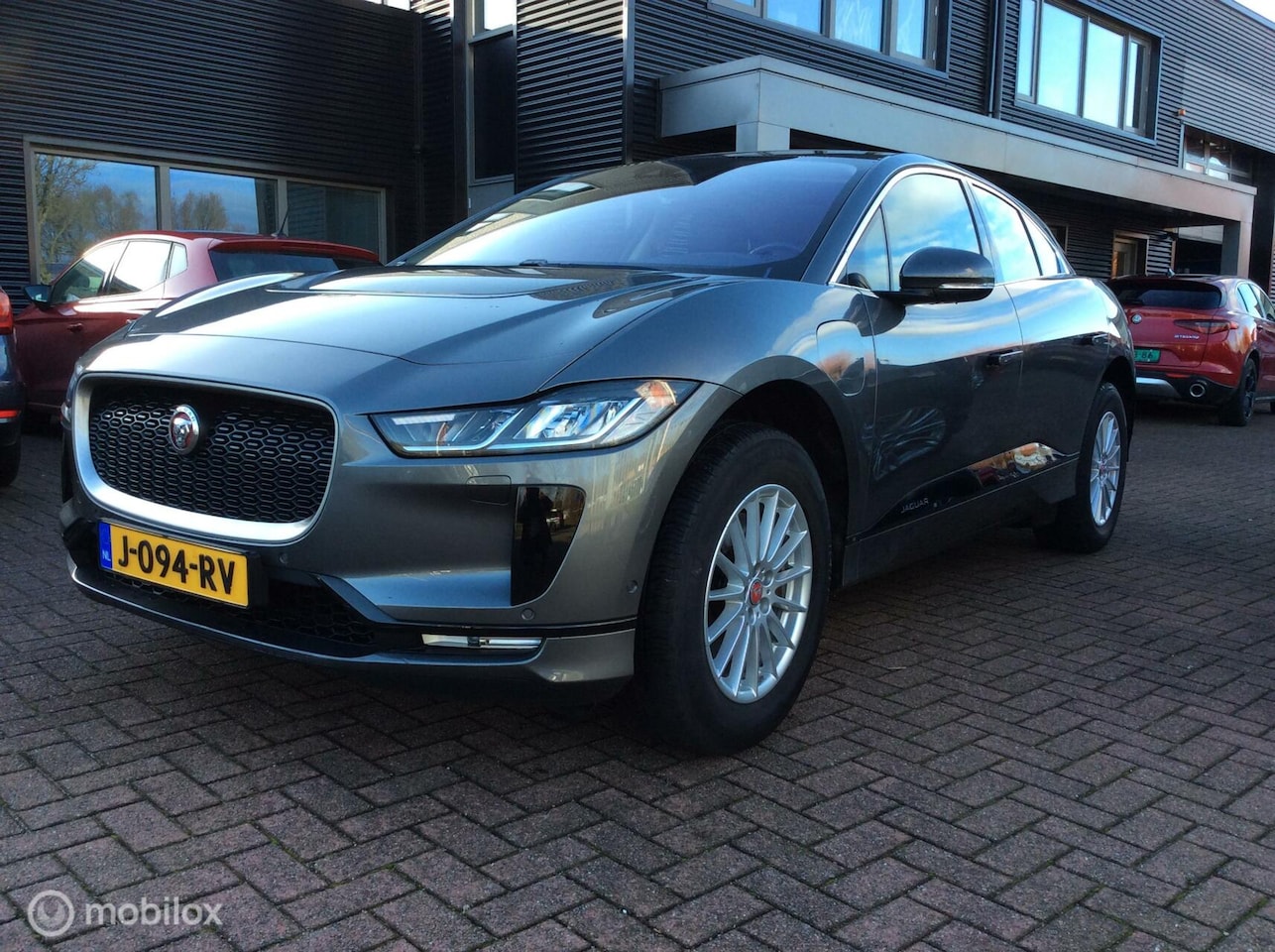 Jaguar I-PACE - EV400 Business Edition S 90 kWh Leder Nav Pano - AutoWereld.nl