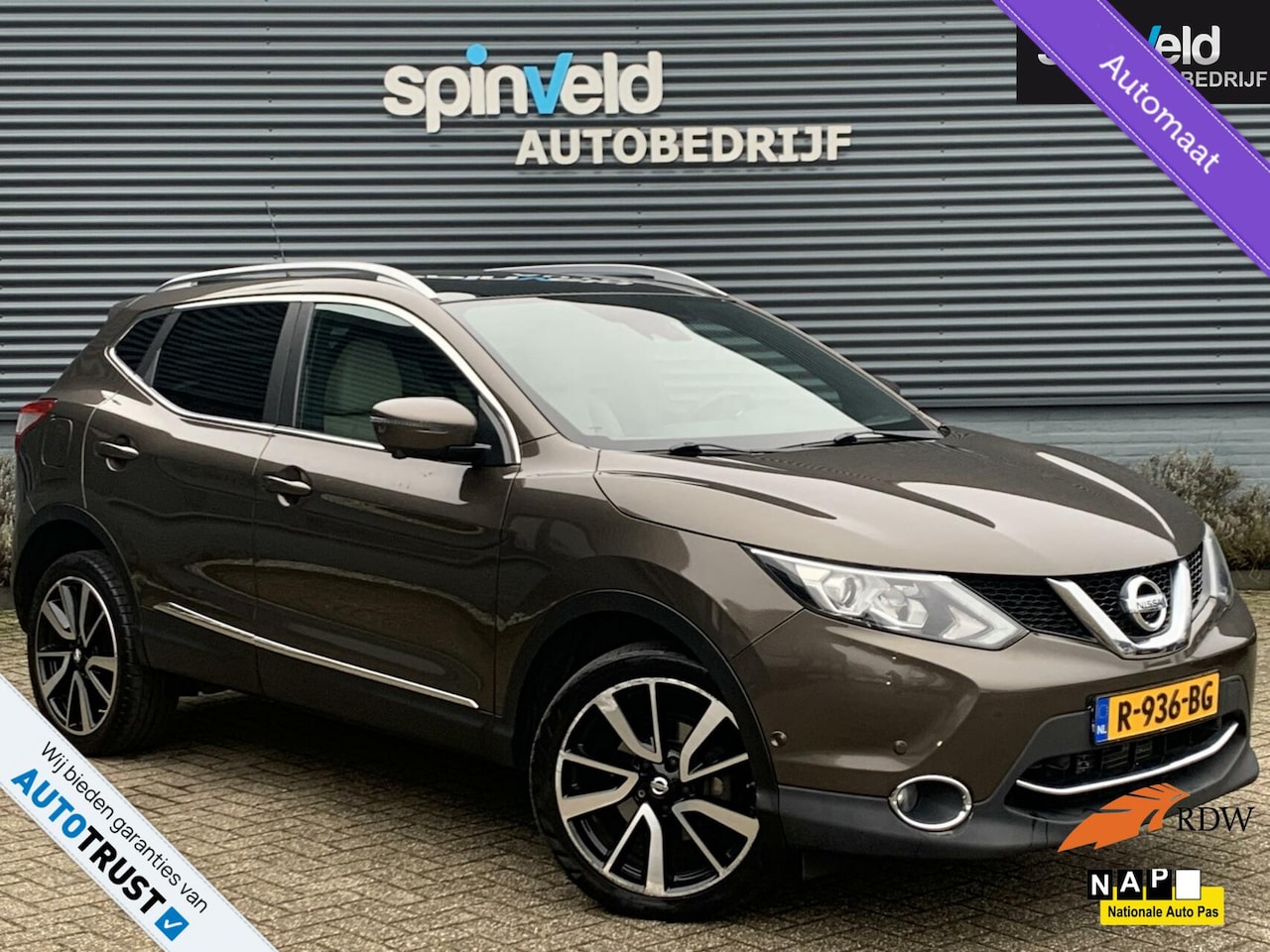 Nissan Qashqai - 1.2 Tekna BJ`16 Pano Navi Dealer ond 1JR Garantie - AutoWereld.nl