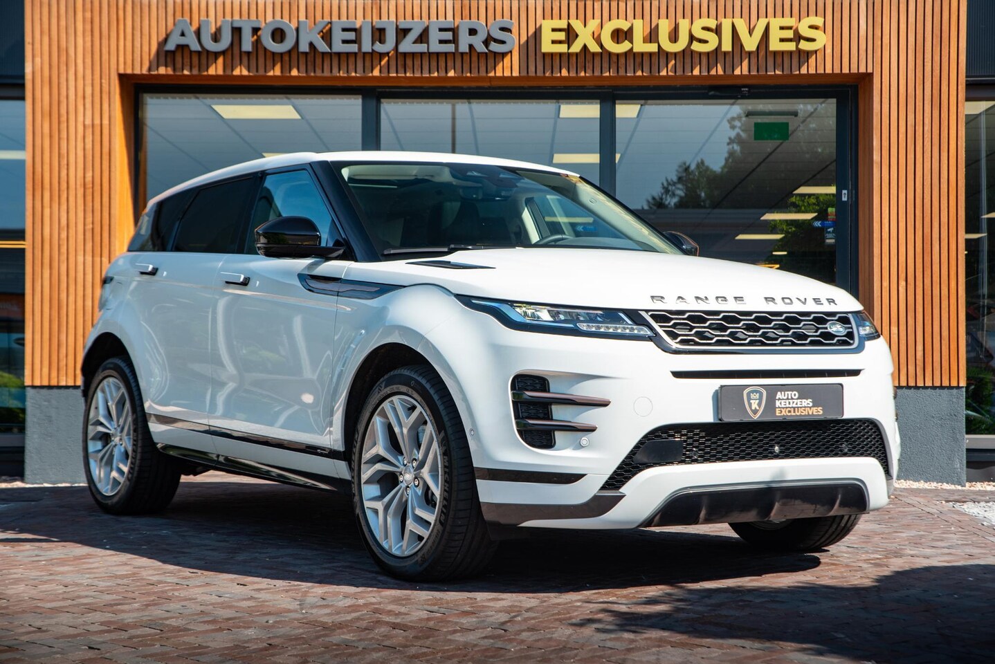 Land Rover Range Rover Evoque - P300e R Dynamic Panoramadak Lane Assist Meridian Leer 20''LM - AutoWereld.nl