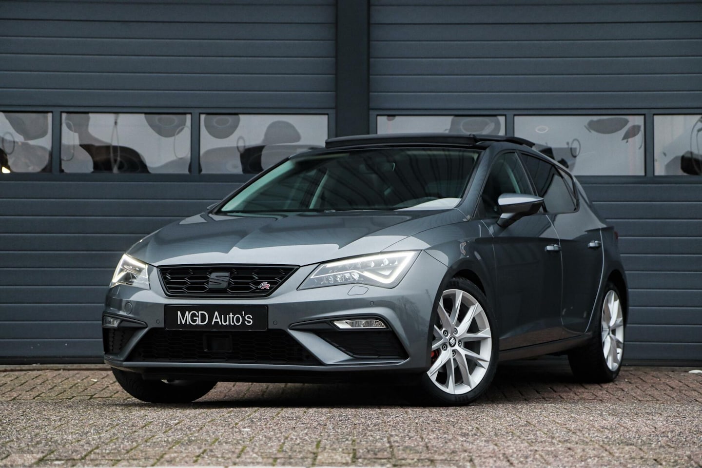 Seat Leon - 1.4 EcoTSI FR /LED/PANODAK/CARPLAY/SEAT-SOUND/STOELVERW./PDC V+A! - AutoWereld.nl