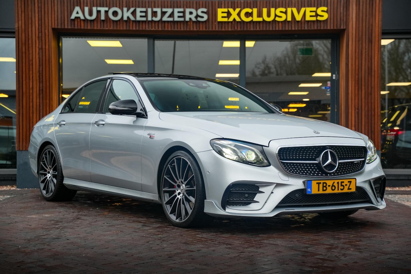 Mercedes-Benz E-klasse - AMG 43 4Matic BRABUS Panoramadak Burmester 3D Widescreen HUD 20''LM - AutoWereld.nl