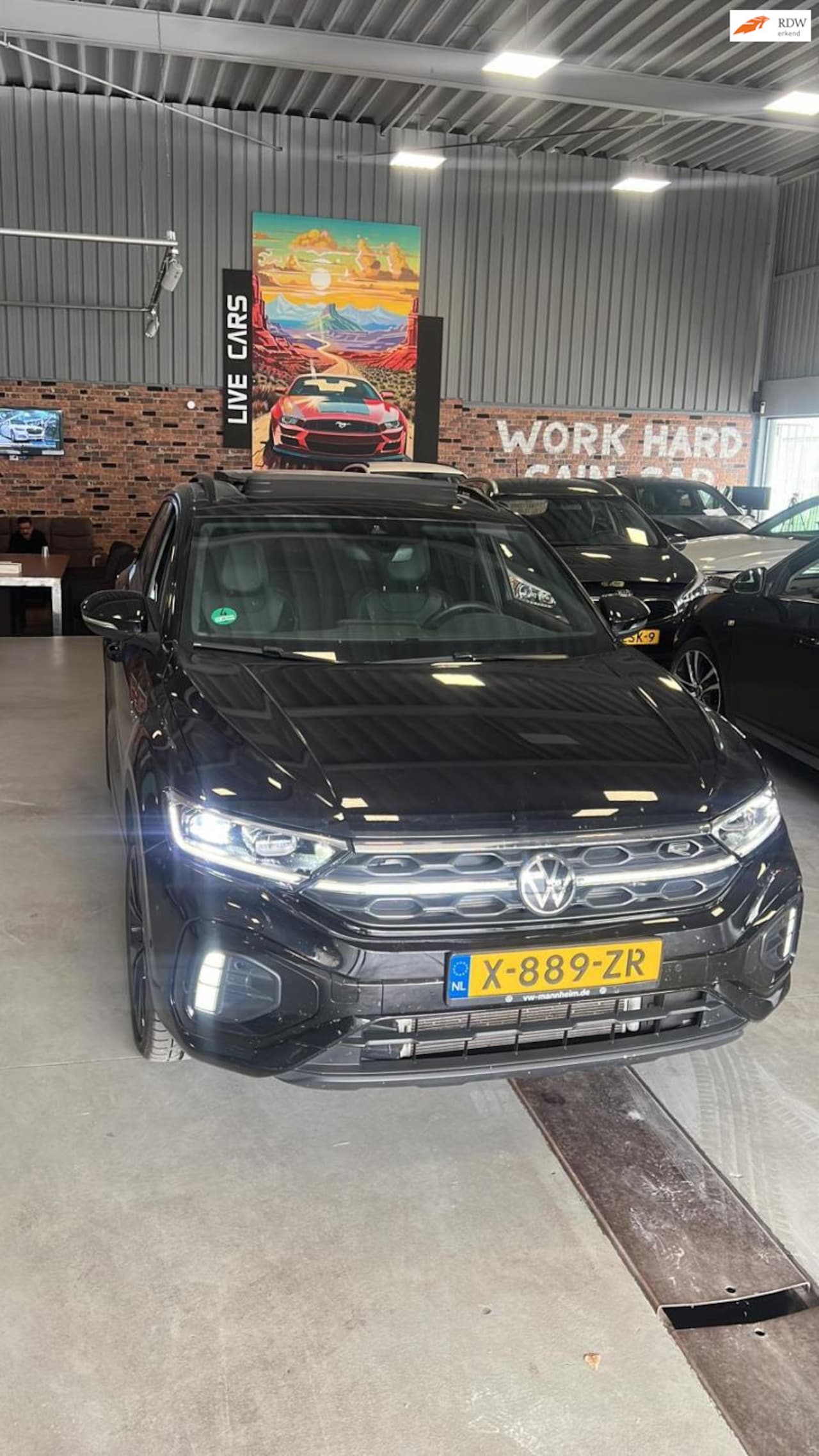 Volkswagen T-Roc - 2.0 TSI 4Motion R-Line Business 2.0 TSI 4Motion R-Line Business+ - AutoWereld.nl