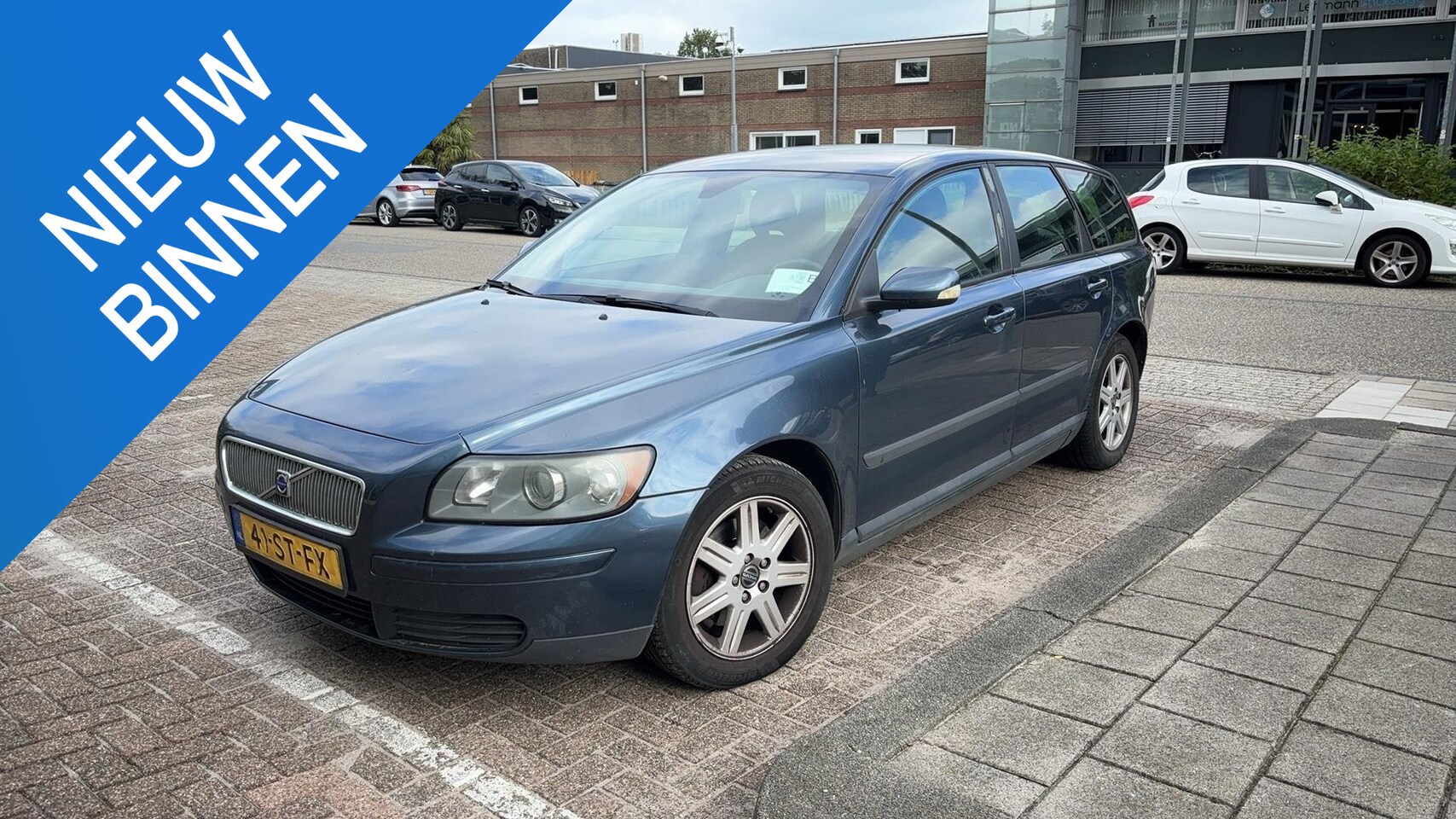 Volvo V50 - 2.4 Kinetic | Trekhaak | Nieuwe APK | Youngtimer - AutoWereld.nl