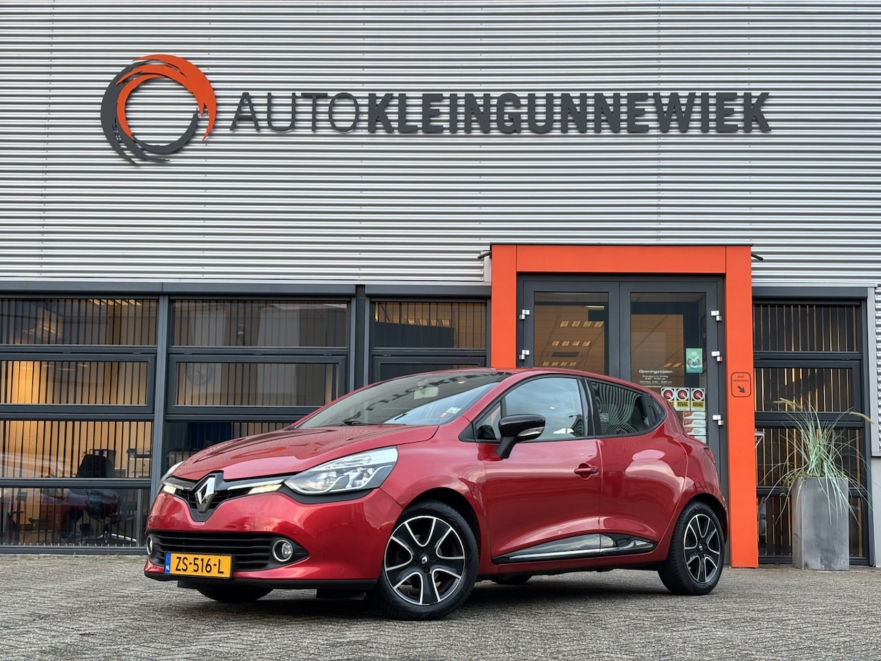 Renault Clio - 0.9 TCe Dynamique / All Season Banden / Parkeersensoren Achter / Navi / - AutoWereld.nl