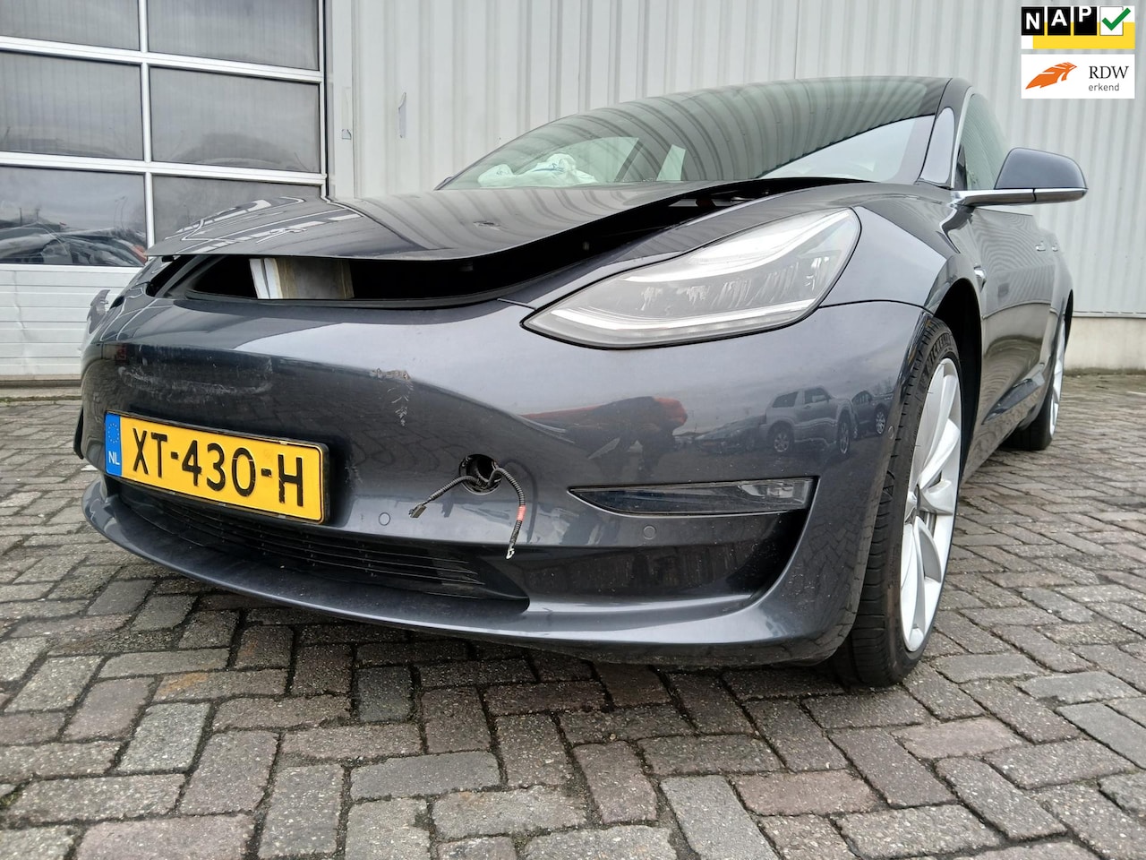 Tesla Model 3 - Long Range RWD Long Range AWD 75 kWh - Airco - Navi - Leer - Export - Schade - AutoWereld.nl