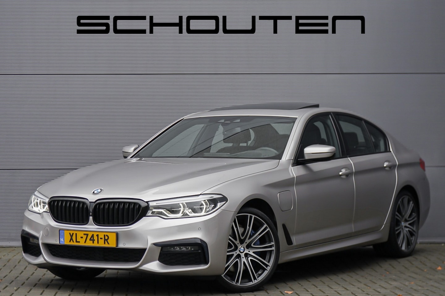 BMW 5-serie - 530e High Executive M-Sport Schuifdak HUD 360° Comfortstoelen - AutoWereld.nl