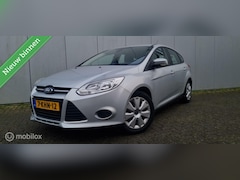 Ford Focus - 1.0 EcoBoost Ambiente Airco/5deurs/Trekhaak