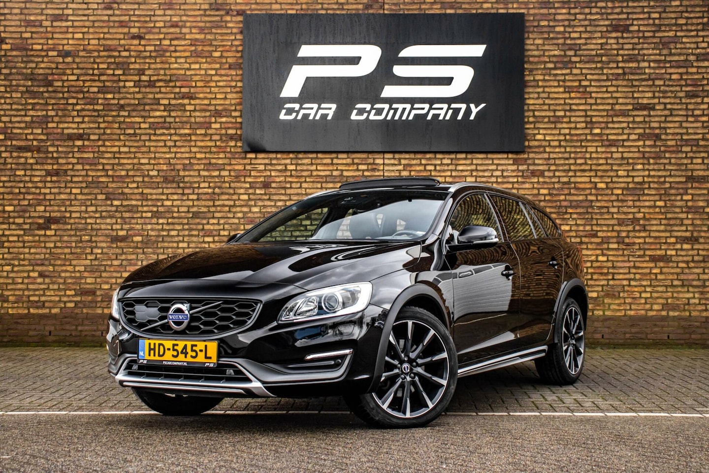 Volvo V60 Cross Country - 2.0 T5 Summum 2.0 T5 Summum, NAP, Leder, Pano, H&K - AutoWereld.nl