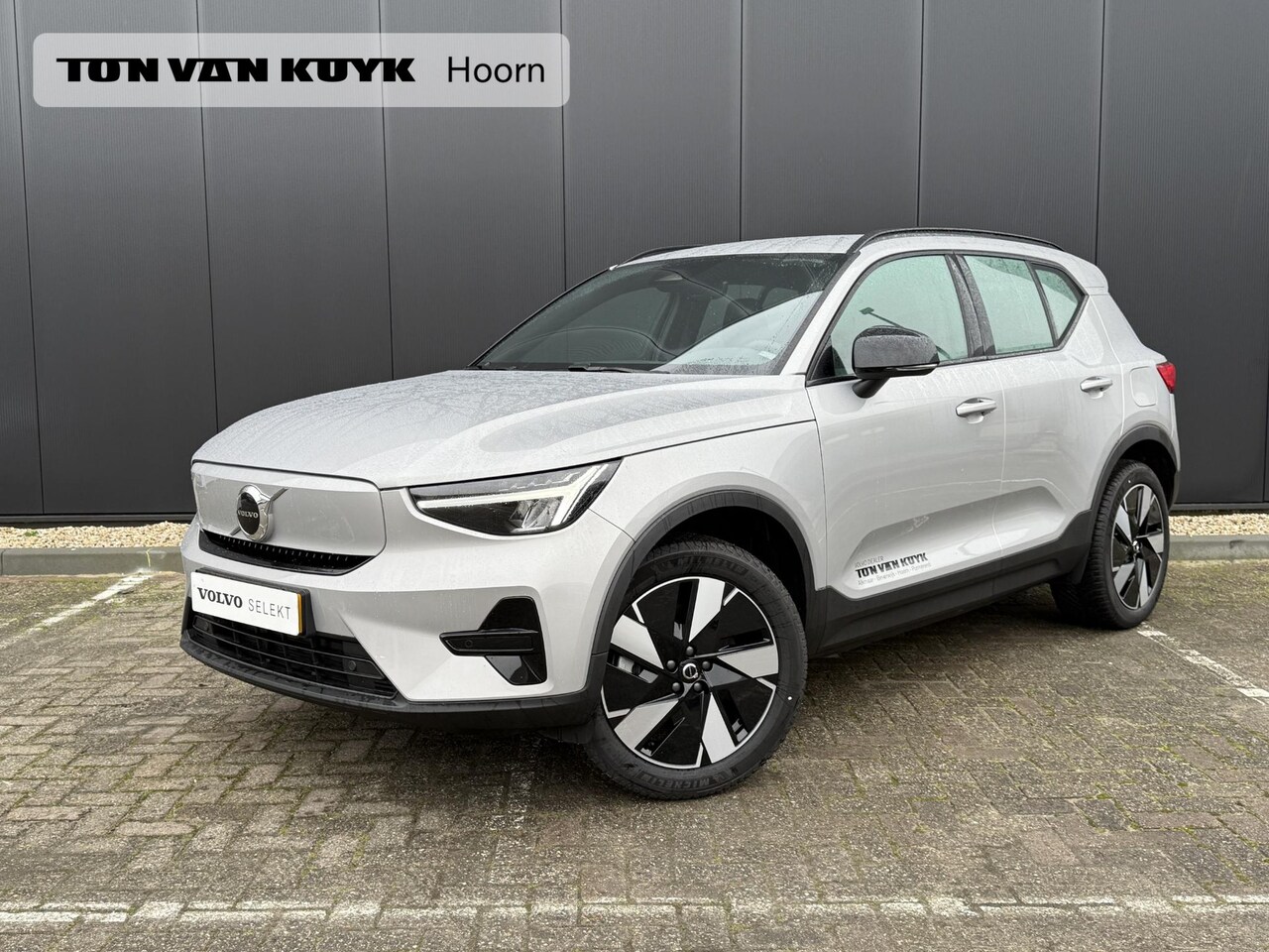 Volvo XC40 - Single Motor Extended Range Plus 82 kWh keyless intellisafe climate line park assist en ca - AutoWereld.nl