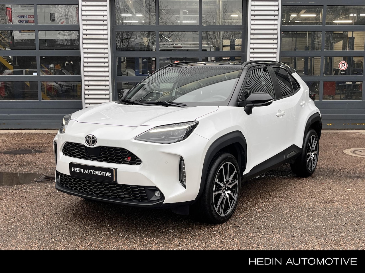 Toyota Yaris Cross - 1.5 Hybrid GR Sport | Camera | Navigatie | Stoel+stuurverwarming | - AutoWereld.nl